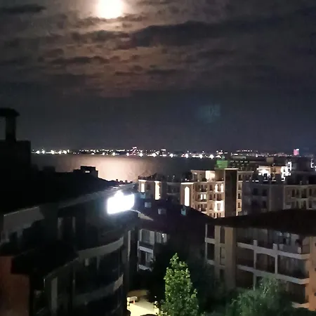 Rooftop Sea View Apartment *