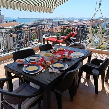 Rooftop Sea View *